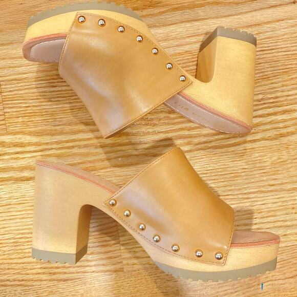 NWOT/B Madden Girl Tan Camerron Platforms Clogs Open Toes Sandal heels 7.5us - Picture 6 of 8